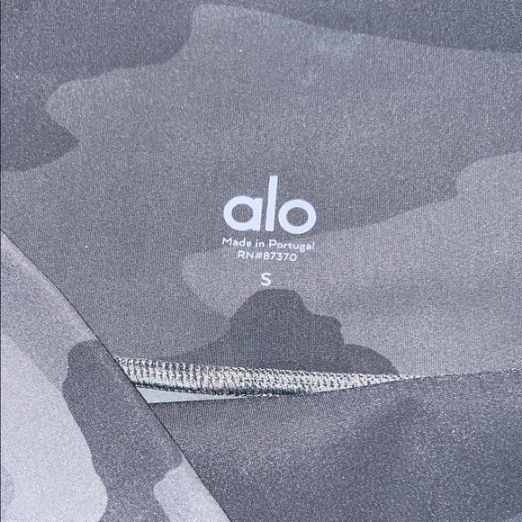 ALO Yoga High-Waist Camo Vapor Legging - Picture 4 of 5